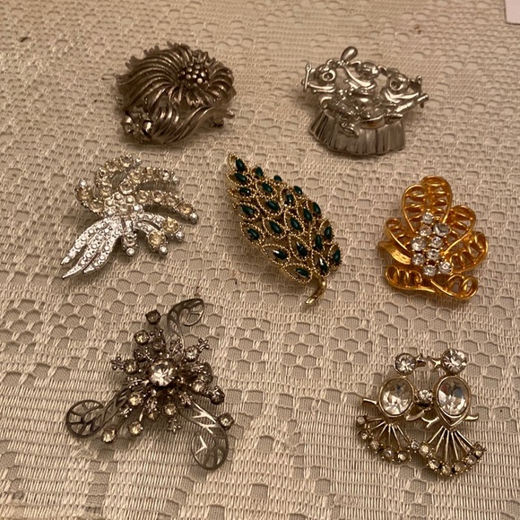 Jewelry - Vintage Brooches